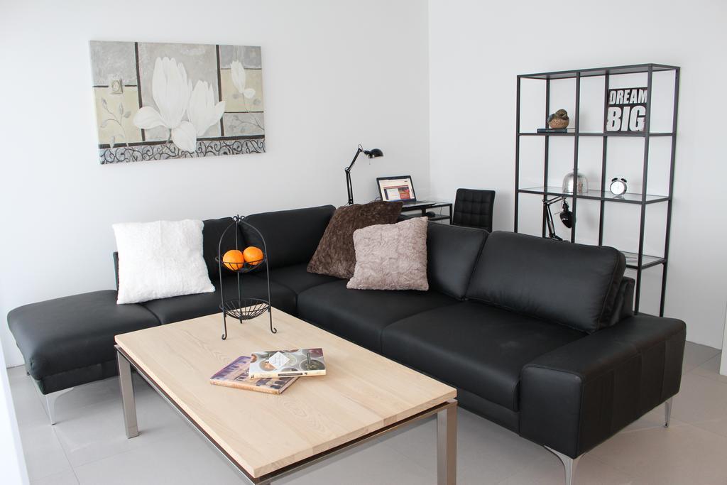 Halllandsnes Apartments อาคูเรย์รี ห้อง รูปภาพ