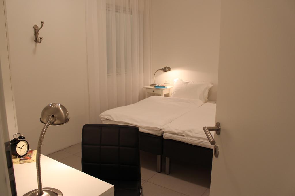 Halllandsnes Apartments อาคูเรย์รี ห้อง รูปภาพ